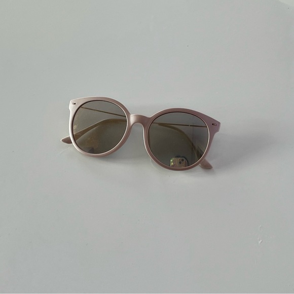 Urban Outfitters Pink Retro Sunglasses - Picture 2 of 5